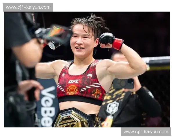 众神之战：当“大肚佛”降临八角笼，UFC传奇史诗能否在此改写？